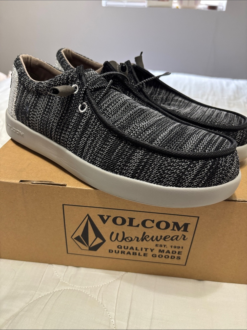 NWB Volcom Men's Black Knit Slip-On Work Shoe - Picture 2 of 6